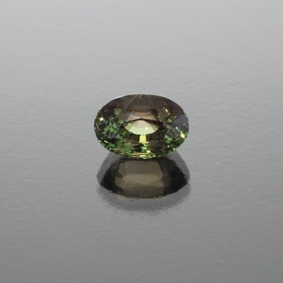 alexandrite stone-green alexandrite oval-front view of gemstone