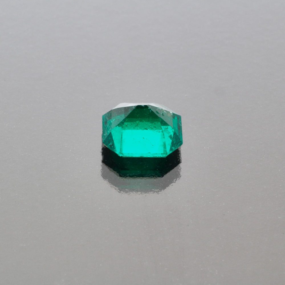 Emerald octagon 2.25 cts Muzo Colombia by Caram_back view