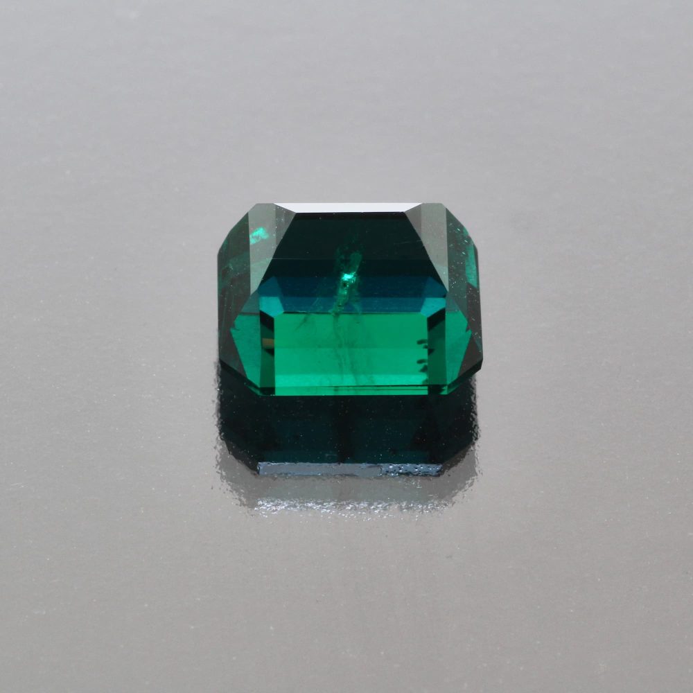 octagon emerald-madagascar emerald-back view of gemstone