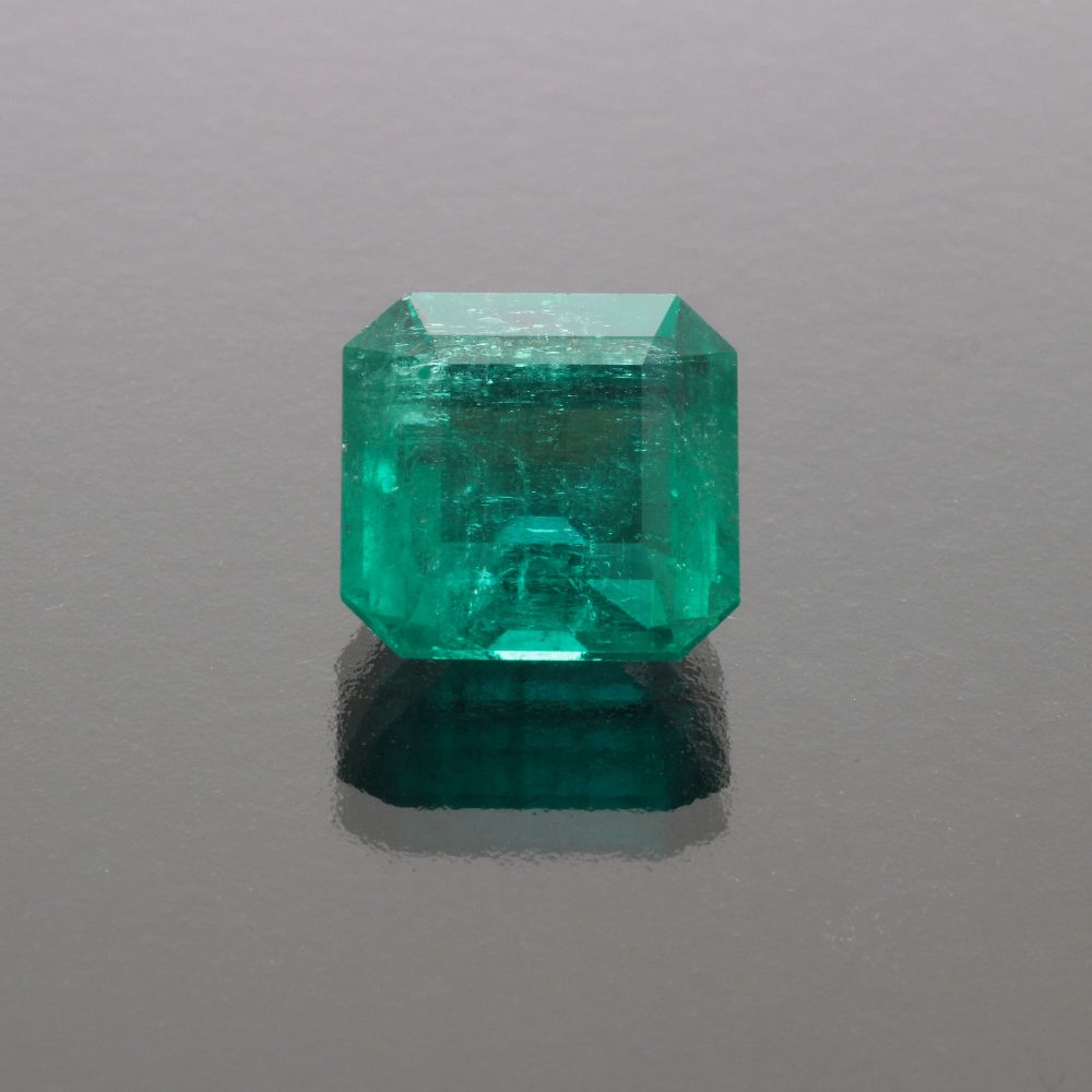 green emerald-emerald octagon-front view of gemstone