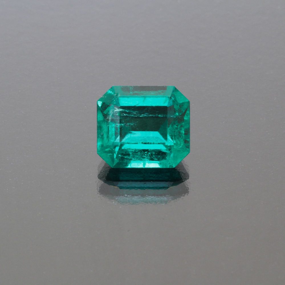 emerald gemstone-emerald octagon-front view of gemstone