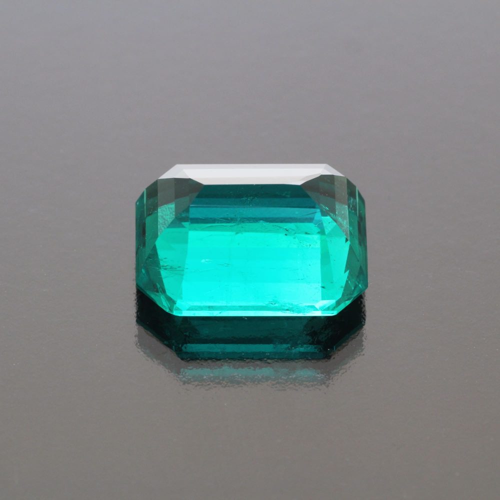 emerald stone-colombian emerald octagon-back view of gemstone