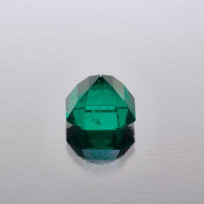 emerald stone-colombian emerald octagon-back view of gemstone