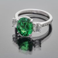 Tsavorite garnet oval ring with rose cut diamonds_side view